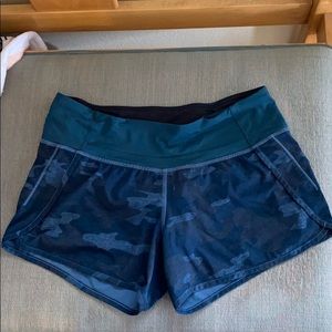 LULULEMON SHORTS SIZE 4